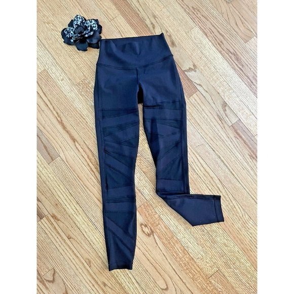 Lululemon Black Mesh High Times Pants Tights - Sz 2 or 4 - Picture 1 of 4